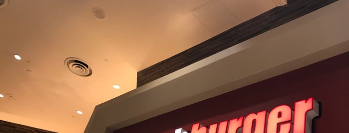 Smashburger is one of Rafael : понравившиеся места.