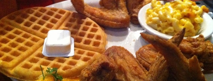 Gladys Knight's Signature Chicken & Waffles is one of Bucket List.