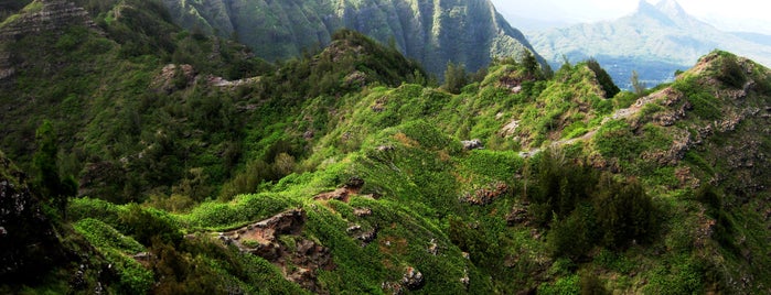 Mariner's Ridge Hike ~ At The Top is one of Hawaii - To Do.