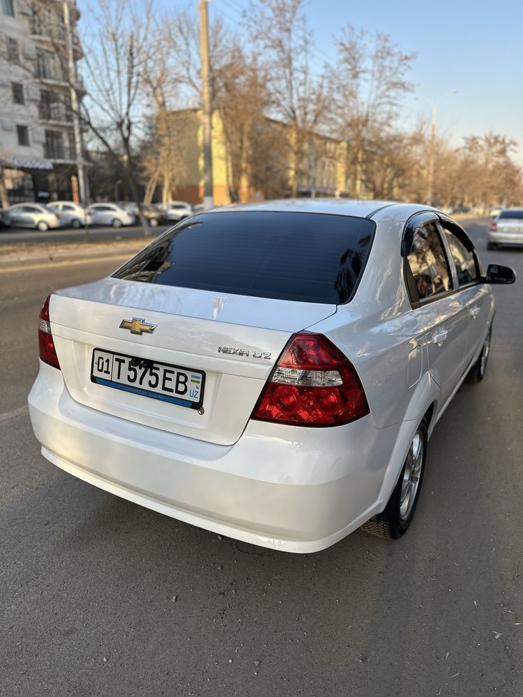 Продается автомобиль НЕКСИЯ-3 автомат