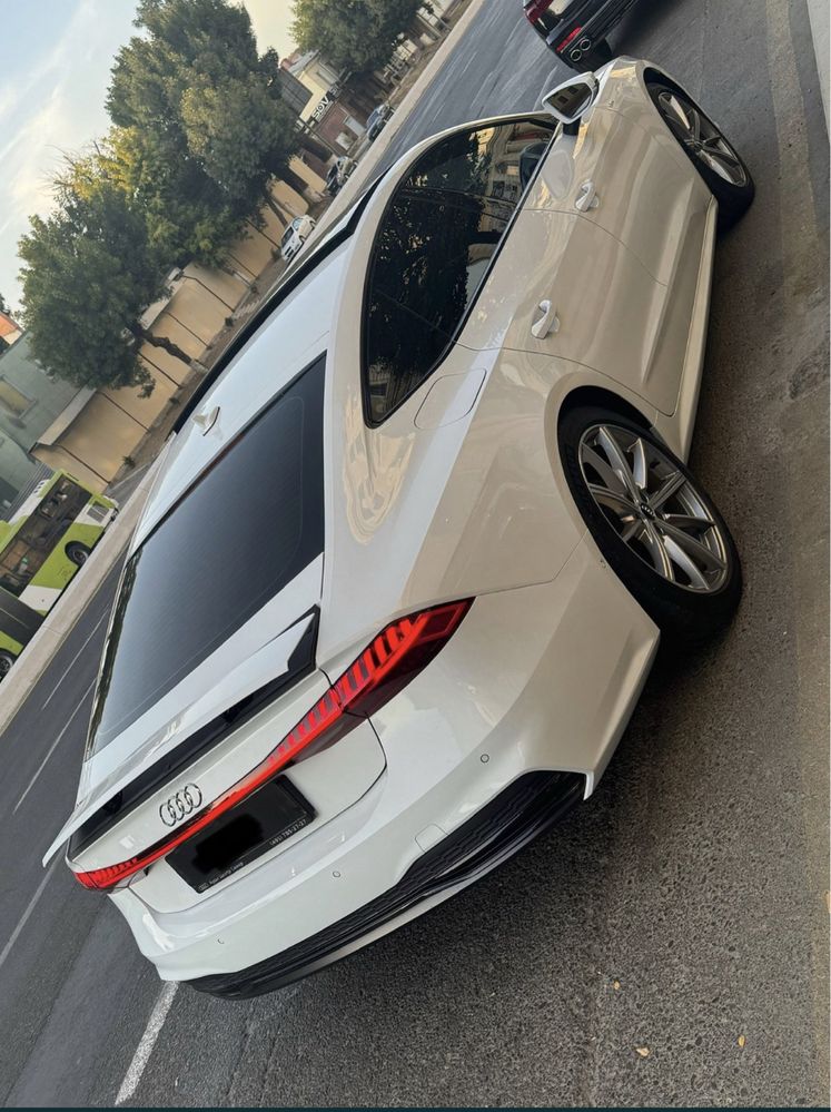 Продается Своя Audi A7 C8 Quattro с 3.0 , год 2019, пробег 44000