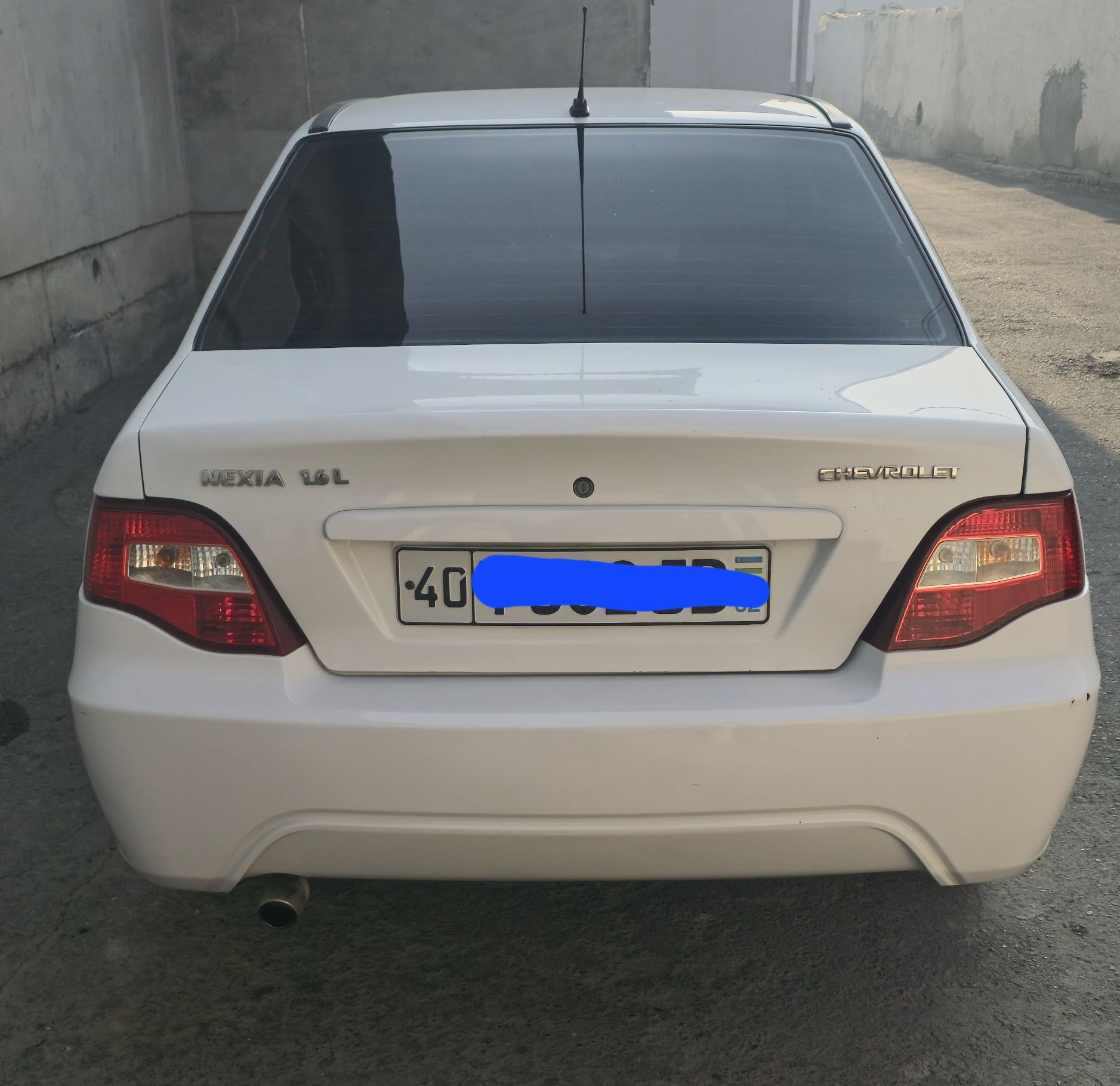 Nexia - 2 Oq  2009yil  220.000km 100talok gaz  tozza pachti