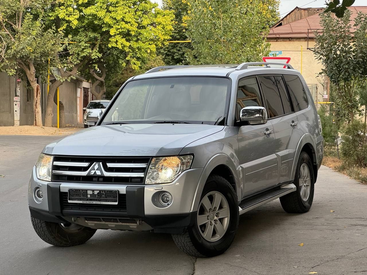 Mitsubishi pajero