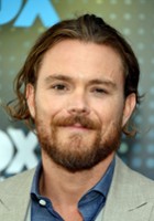 Clayne Crawford / John Taylor