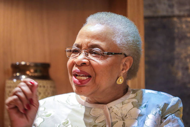 Revolta com caso Floyd mostra ponto de não retorno contra racismo, afirma Graça Machel