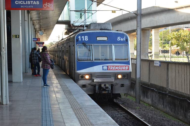 Chuva forte em Porto Alegre impede posse de secretários de Melo e fecha estações de trem