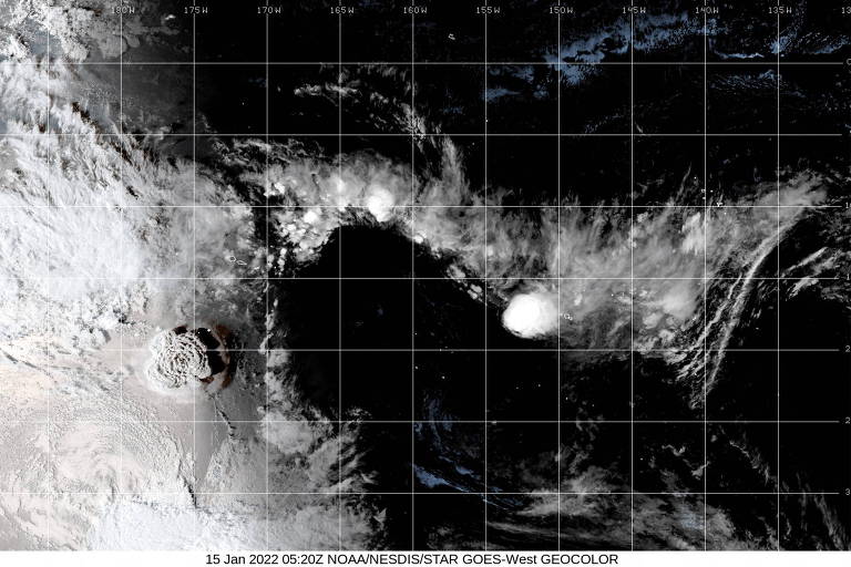 Erupção de vulcão causa tsunami em Tonga e no Japão; veja vídeos