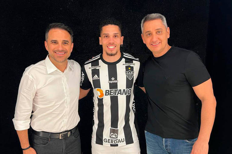 Atlético Mineiro anuncia Paulinho, ex-Vasco, como reforço para 2023