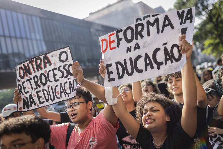 Prazo curto e dificuldades regionais devem atravancar novo ensino médio já em 2025