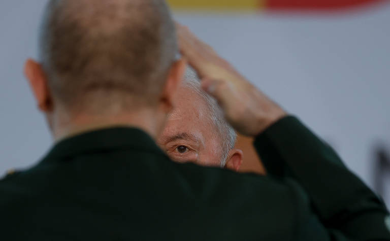 Lula e os militares