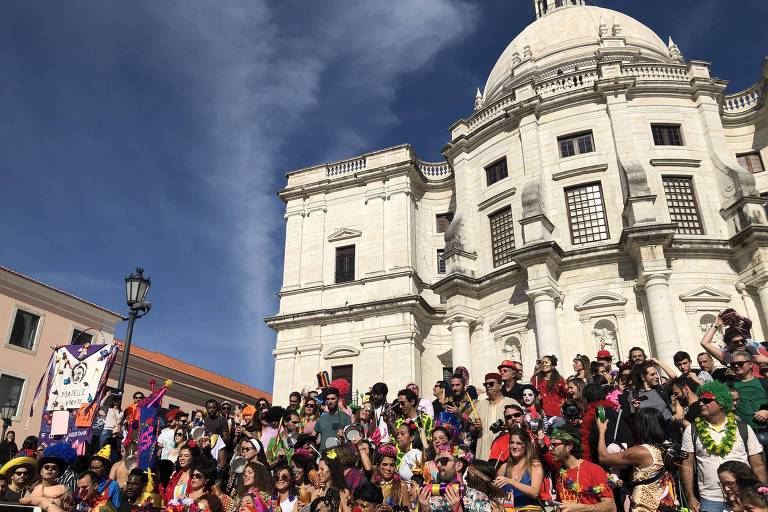 Blocos de carnaval criam associação para negociar desfiles de 2025 em Lisboa