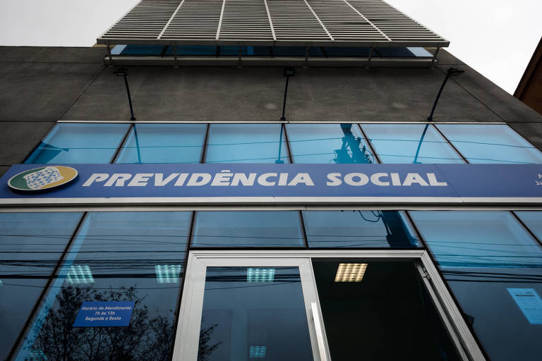 Mudança no Atestmed e greve de peritos médicos devem aumentar ainda mais fila do INSS