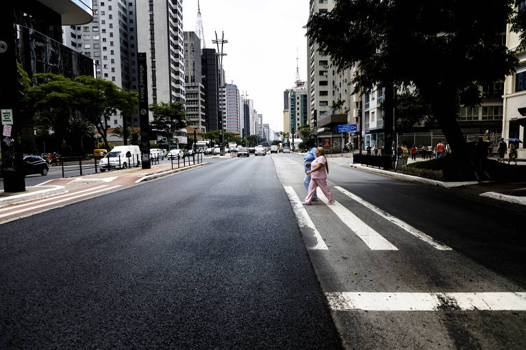 Politização do asfalto em ano eleitoral deixa ônibus em segundo plano em SP