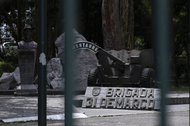 Exército resiste a abolir homenagem a dia do golpe em quartel de MG