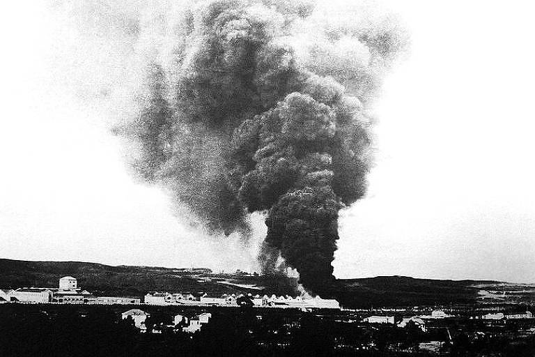 Bombardeios aéreos e terrestres devastaram São Paulo