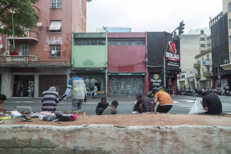 Em um ano, cracolândia diminui e grupos menores se espalham pelo centro de SP