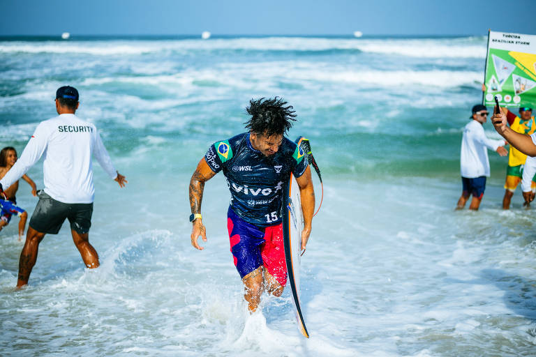 Italo vence final brasileira e leva etapa de Saquarema do Mundial de surfe