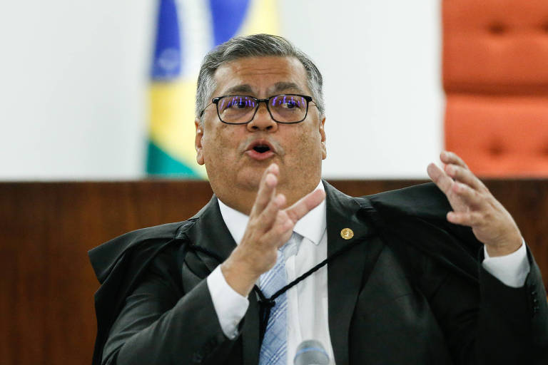 Dino diz que Senado tem mais transparência que Câmara, mas mantém bloqueio de emendas