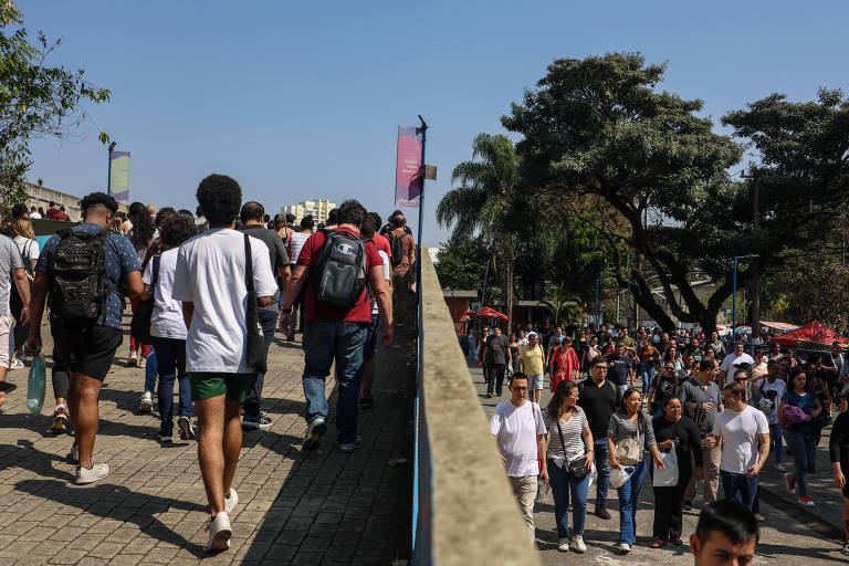 Inscrições do Fies para vagas do segundo semestre terminam nesta terça