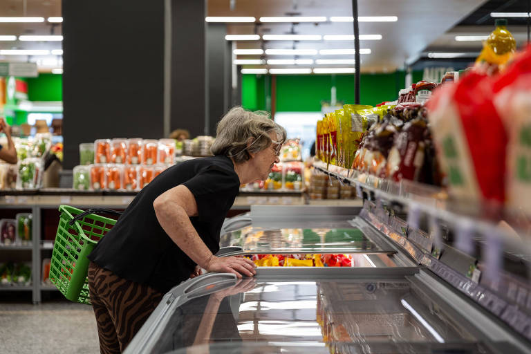 Governo faz política de preço de alimentos olhando pelo retrovisor