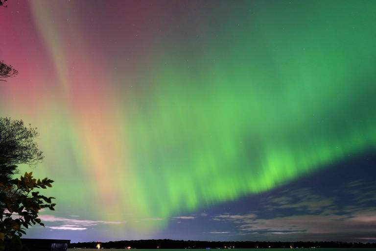 Tempestade solar severa produz onda de auroras no mundo; veja fotos