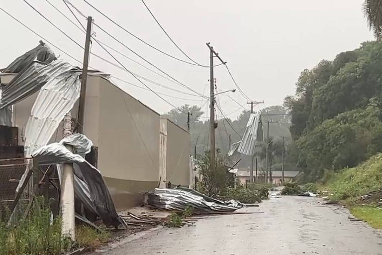 Formação de ciclone causa estragos em 51 cidades do Rio Grande do Sul