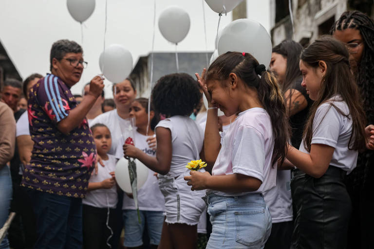 Velório de Ryan, 4, tem cerco e protesto, e tensão entre PM e moradores sobe em Santos