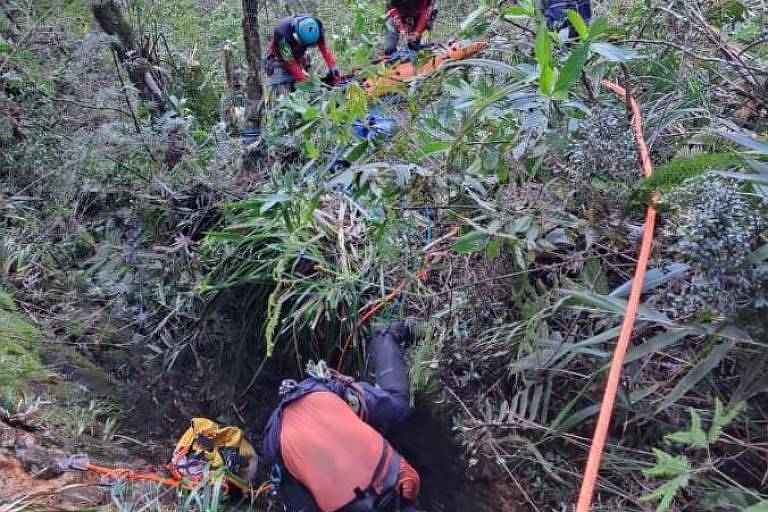 Corpo de montanhista é resgatado com técnica de rapel em SC