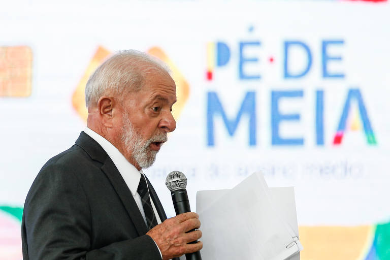 Kataguiri pede impeachment de Lula, Camilo e Haddad por Pé-de-Meia