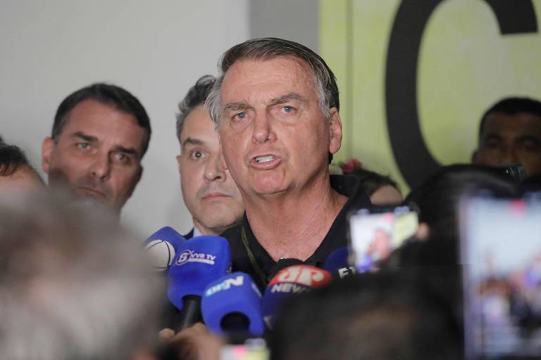 Bolsonaro diz que mobilizará bancada contra medida da Receita sobre o Pix; Fisco nega alta de tributo ou taxa