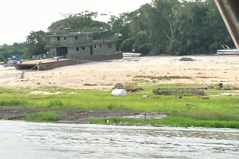 Seca no rio Negro