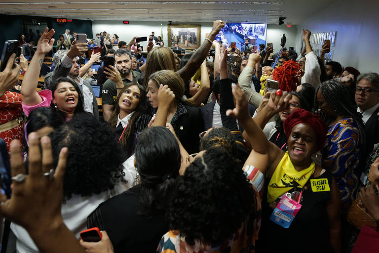 PEC que acaba com aborto legal segue roteiro pirotécnico conhecido