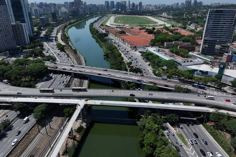 Prestes a ser inaugurada, ciclopassarela na zona oeste de SP ainda tem falhas de conexão