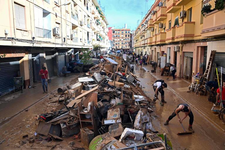 Espanha cria 'licença climática' após tragédia em Valência