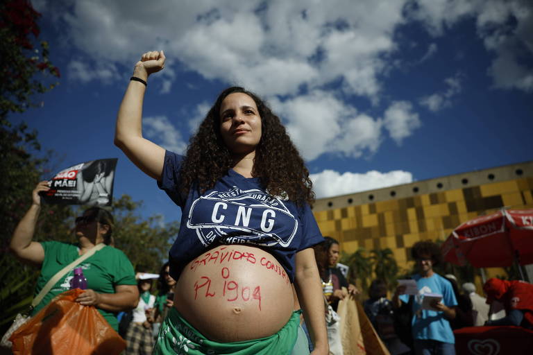 Governo cria grupo de trabalho para discutir projetos que restringem o acesso ao aborto legal