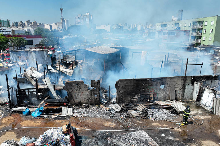 As favelas cresceram ou passamos a olhar com mais critério?