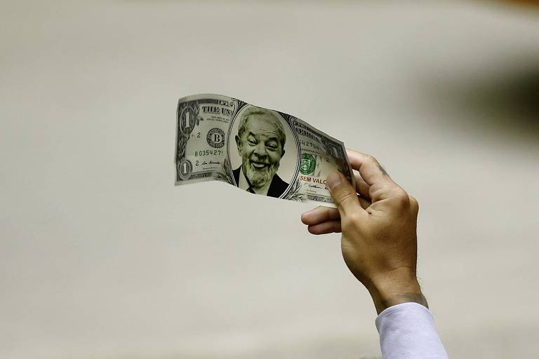 Lula volta a Brasília com dólar em alta e votação do pacote fiscal no Congresso