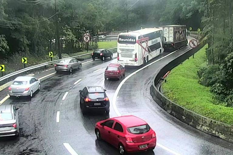 Saída para o Ano Novo tem quase 40 km de congestionamento na Imigrantes, em SP