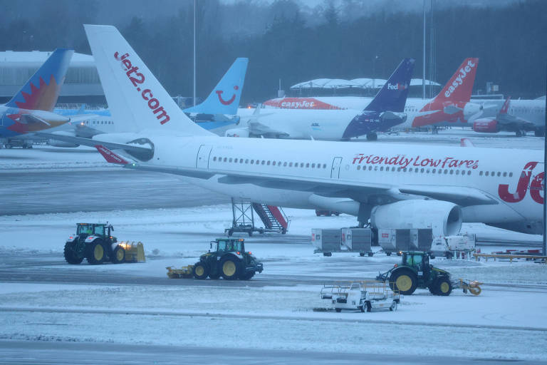 Nevascas cancelam voos em países da Europa e nos Estados Unidos