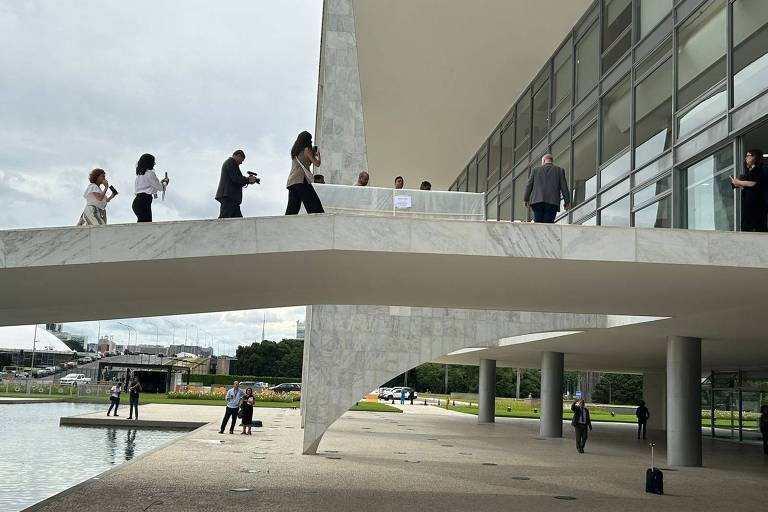 Obras destruídas no 8/1 chegam ao Planalto após restauro; veja vídeo