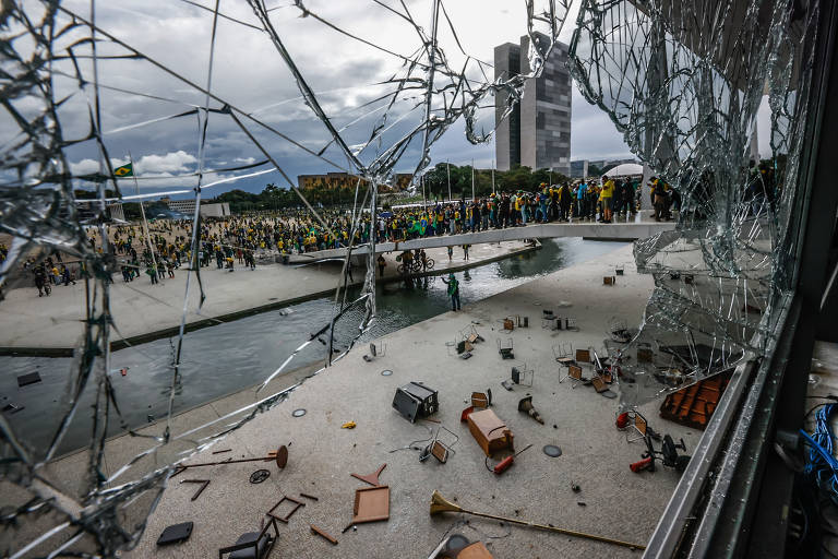 Relembre o 8 de janeiro e o que aconteceu depois