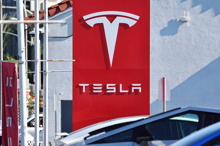 Tesla processa UE por tarifas sobre veículos elétricos da China