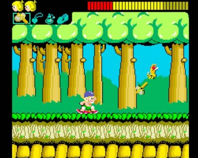 لقطة شاشة من تجربة اللعب في Wonder Boy تعرض الشخصية الرئيسية في لعبة Wonder Boy يسافر عبر بيئة الغابات.