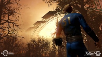 Fallout 76 – Screenshot, der einen Vault-Bewohner beim Beobachten einer Brücke zeigt.