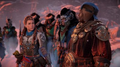 Captura de pantalla de Horizon Zero Dawn remasterizado con Aloy hablando con un personaje de Oseram