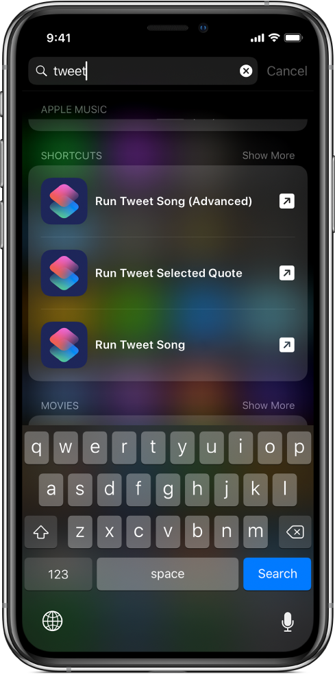 La recherche iOS pour le mot-clé de raccourci « tweeter » et les résultats de la recherche : les raccourcis Tweeter un morceau (avancé), Tweeter la citation sélectionnée et Tweeter un morceau.