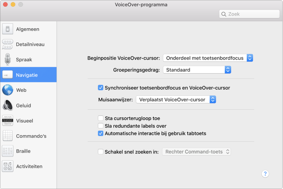 In het venster van VoiceOver-programma is te zien hoe de categorie 'Navigatie' links in de navigatiekolom is geselecteerd en rechts de bijbehorende opties staan. In de rechterbenedenhoek van het venster zie je een knop met een vraagteken waarmee je online helpinformatie over de opties kunt opvragen.