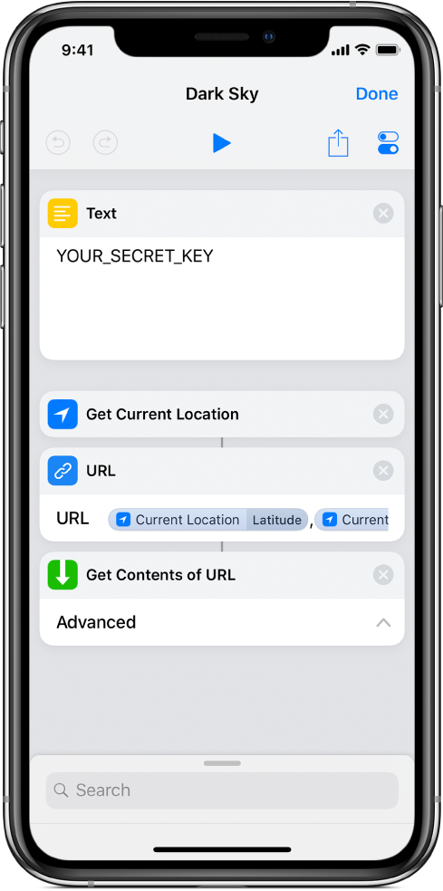 Дія «Отримати поточне місце», додана між діями «Текст» і «URL-адреса» у швидкій команді для API-запиту Dark Sky.
