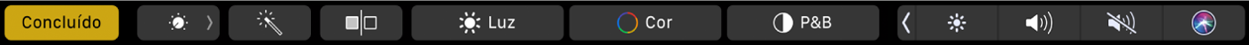 Touch Bar mostrando botões para editar fotos – recortar, filtros, ajustar, retocar e o botão para navegar para opções adicionais.