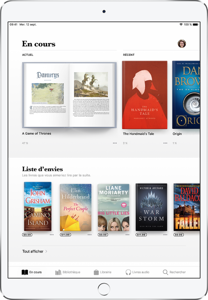 Un écran de l’app Livres. En bas de l’écran se trouvent, de gauche à droite, les onglets En cours, Bibliothèque, Librairie, Livres audio et Rechercher ; l’onglet « En cours » est sélectionné. En haut de l’écran se trouve la section « En cours », qui présente les livres en cours de lecture. En dessous se trouve la section « Liste d’envies », qui présente les livres que vous pourriez avoir envie de lire.